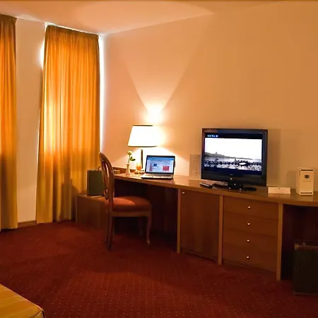 Western Park Continental Отель 4*