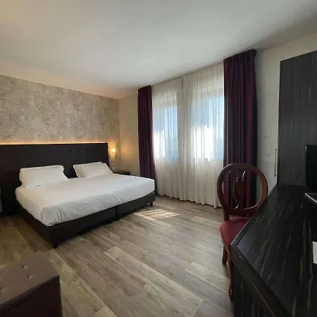 Western Park Continental Отель Сан-Дона-ди-Пьяве