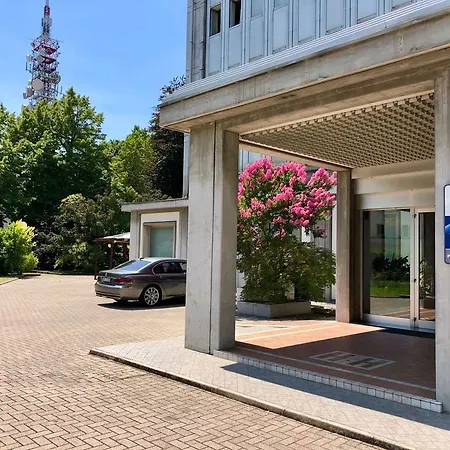 Western Park Continental Отель Сан-Дона-ди-Пьяве