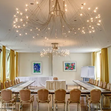 Western Park Continental Hotel 4*